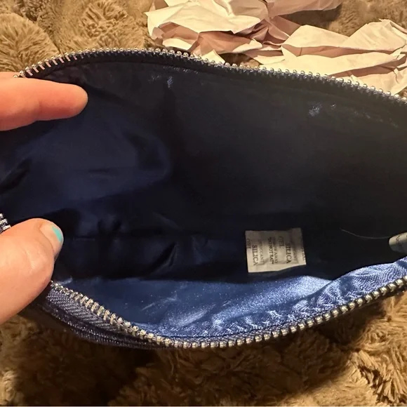 Sasha Navy Velvet Clutch - Picture 4 of 8